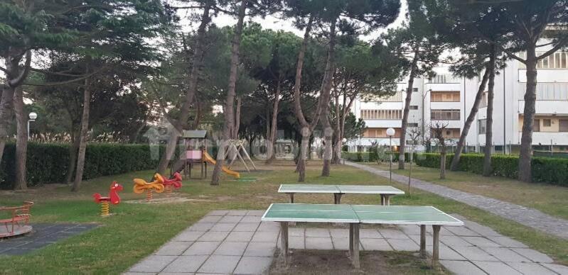 Complesso Mosaico Con Piscina Aperta Giugno Luglio Agosto Appartamenti Sono Arredati Vedi Foto Per Il Check In Agenzia Viale Francesco Petrarca 391 Lido Adriano Ra Bagian luar foto
