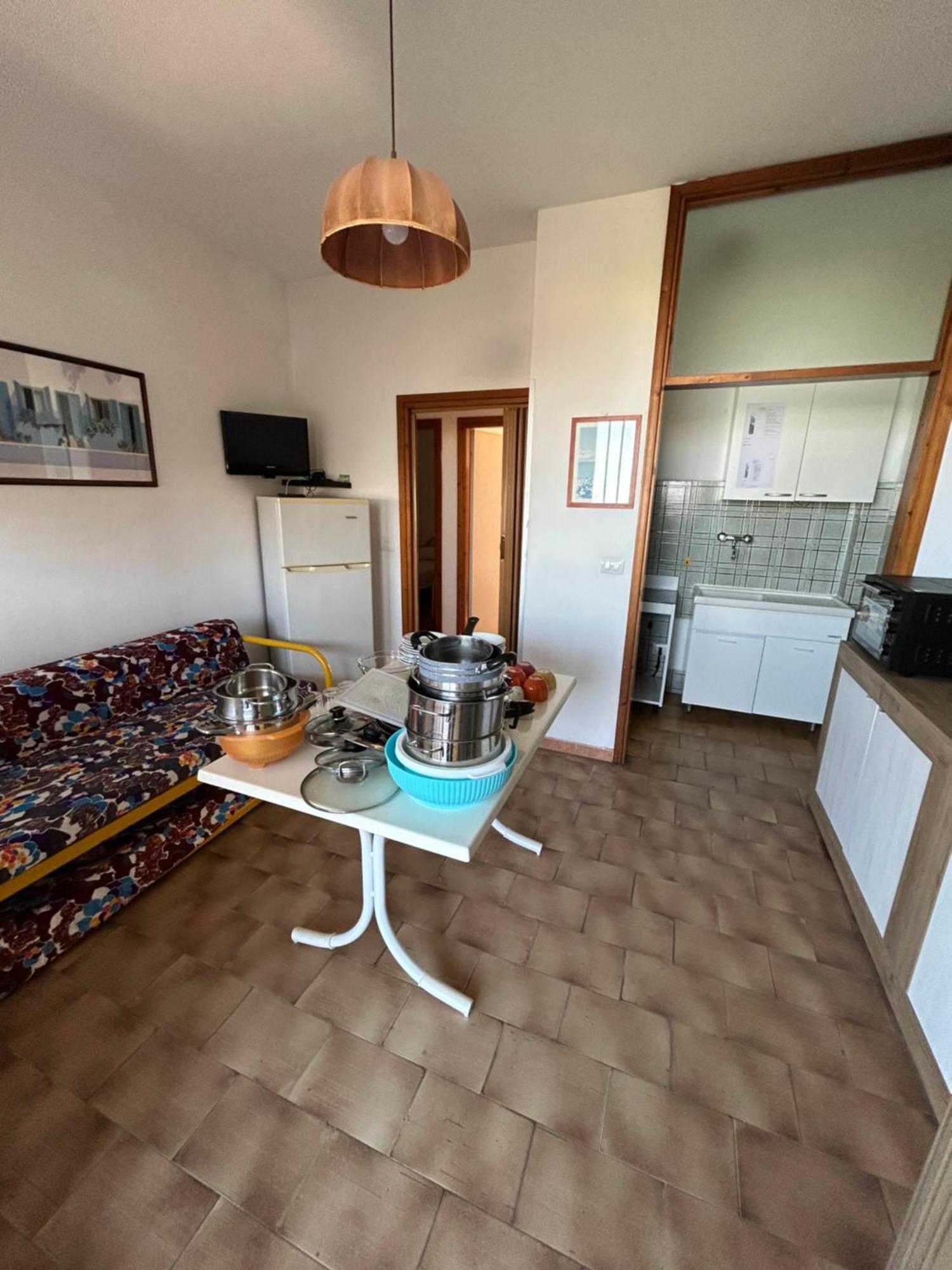 Complesso Mosaico Con Piscina Aperta Giugno Luglio Agosto Appartamenti Sono Arredati Vedi Foto Per Il Check In Agenzia Viale Francesco Petrarca 391 Lido Adriano Ra Bagian luar foto